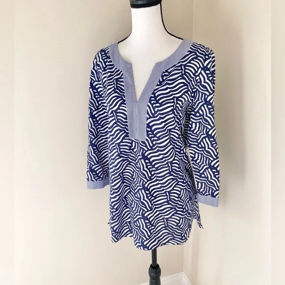 NWT Vineyard Vines Whale Tail Printed Top Size S - Picture 3 of 8